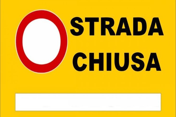 Testo con simbolo di divieto